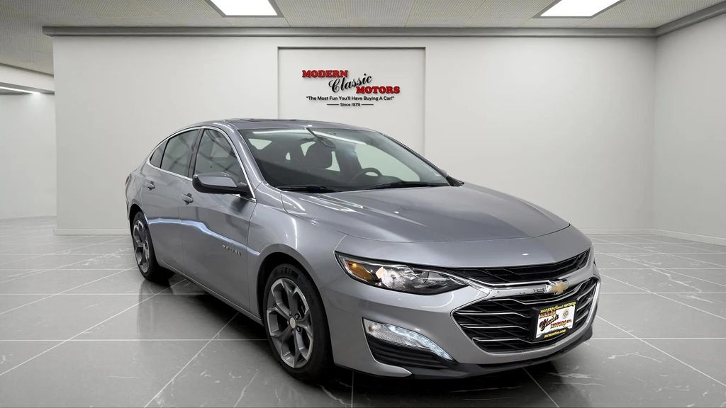 Sterling Gray Metallic 2024 Chevrolet Malibu Sedan Front-Wheel Drive Continuously Variable Transmission
