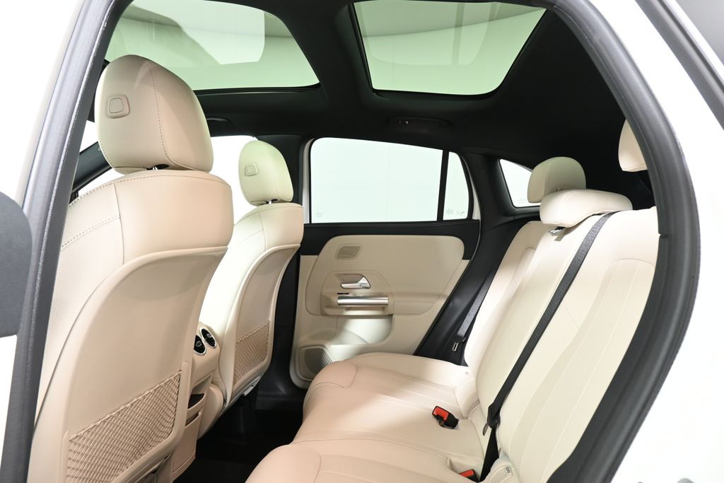 2025 Mercedes-Benz GLA 250 4MATIC 31