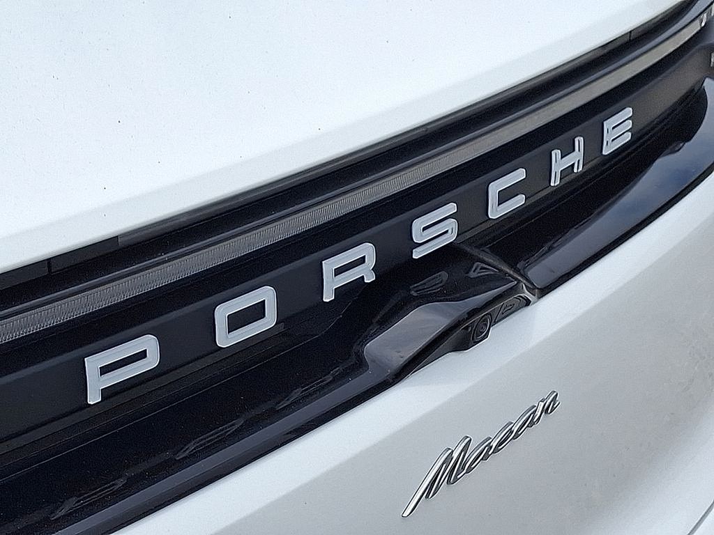 Thumbnail: 2025 Porsche Macan - 29