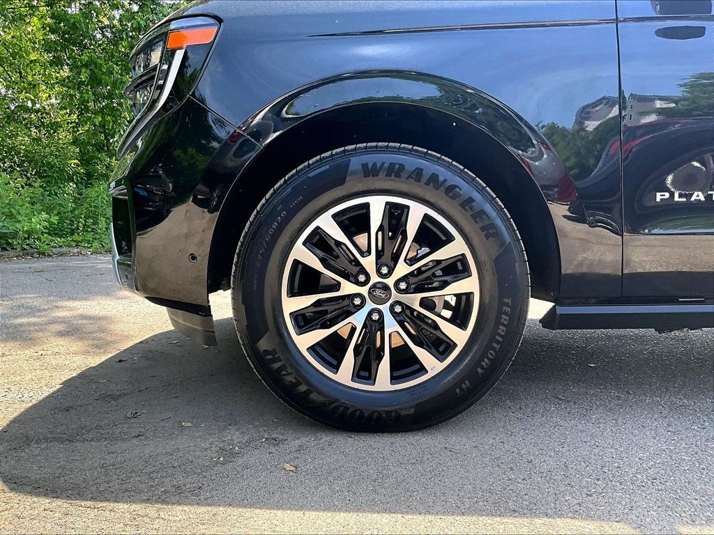 2025 Ford Expedition — photo 7