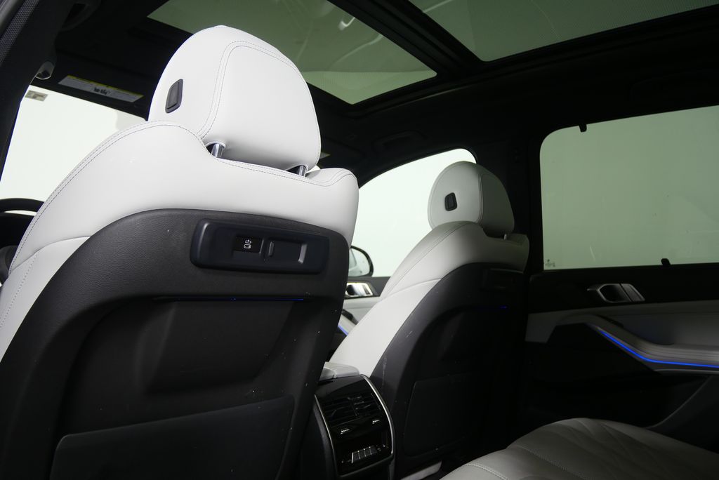 Thumbnail: 2023 BMW X5 - 16