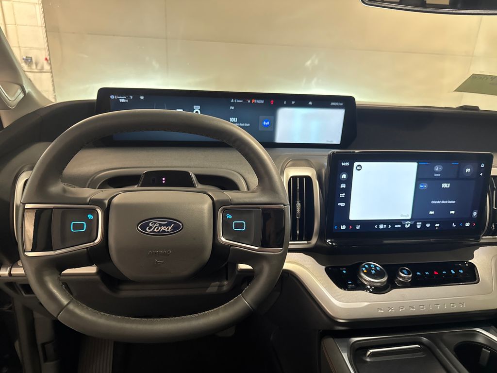Certified Used 2025 Gray Ford Active image 8