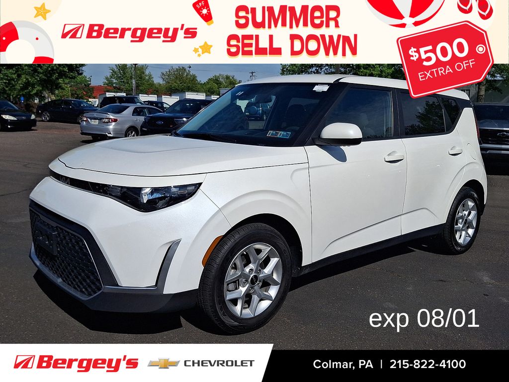 Snow White Pearl 2023 Kia Soul SUV / Crossover Front-Wheel Drive Continuously Variable Transmission