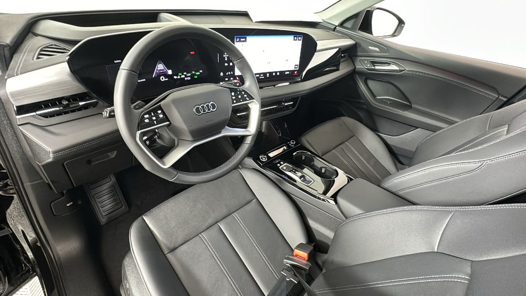 Thumbnail: 2025 Audi Q6 e-tron - 31