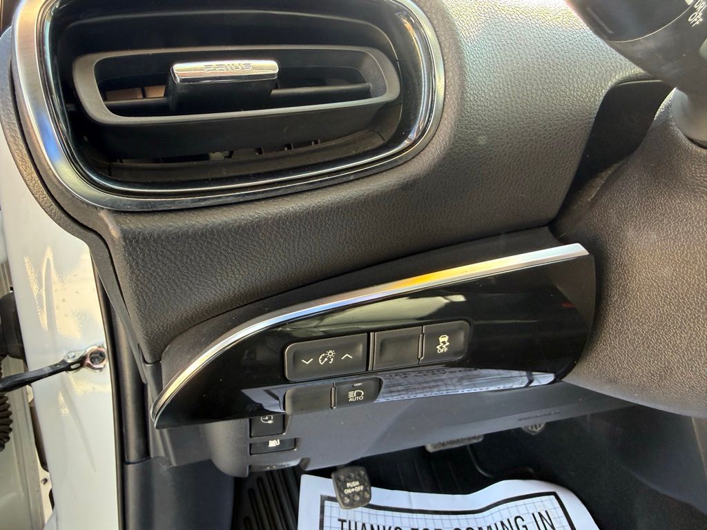 Thumbnail: 2018 Toyota Prius Prime - 11