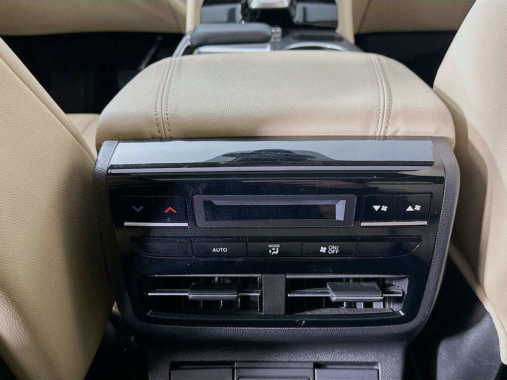 used 2024 Acura MDX car, priced at $38,999