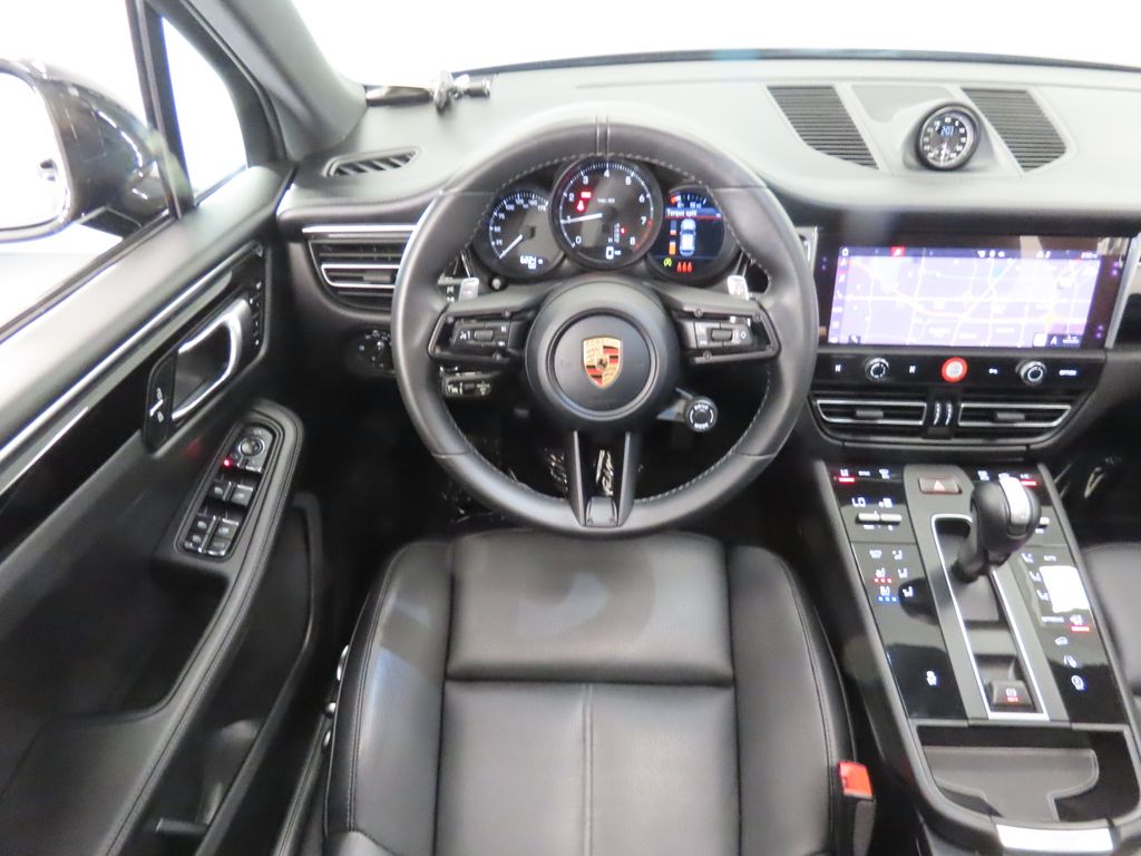 Thumbnail: 2026 Porsche Macan - 15