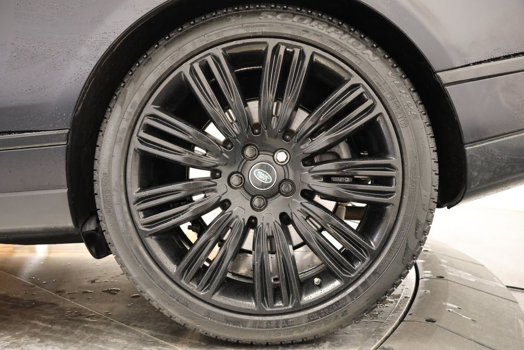 Thumbnail: 2019 Land Rover Range Rover - 10