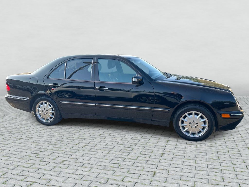 Thumbnail: 2001 Mercedes-Benz E-Class - 4