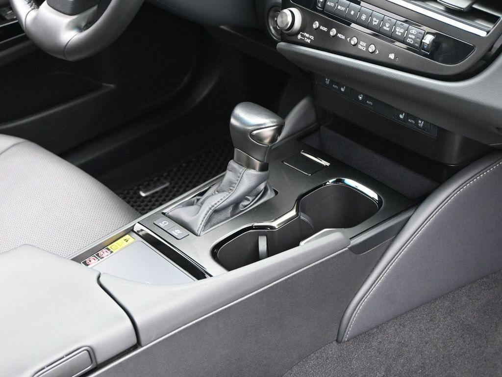 2024 Lexus ES 300h Base