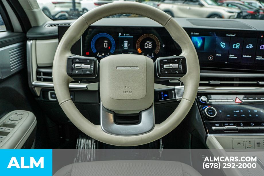 Used 2025 White Hyundai SEL image 30