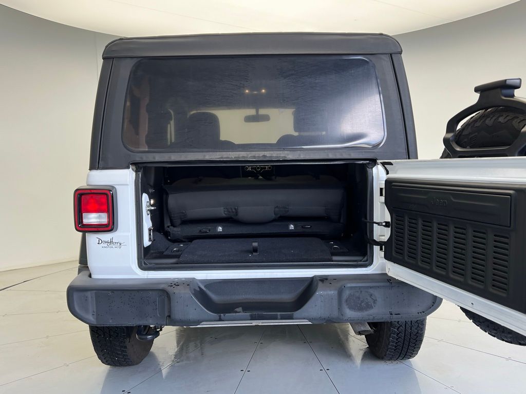 Thumbnail: 2021 Jeep Wrangler - 5