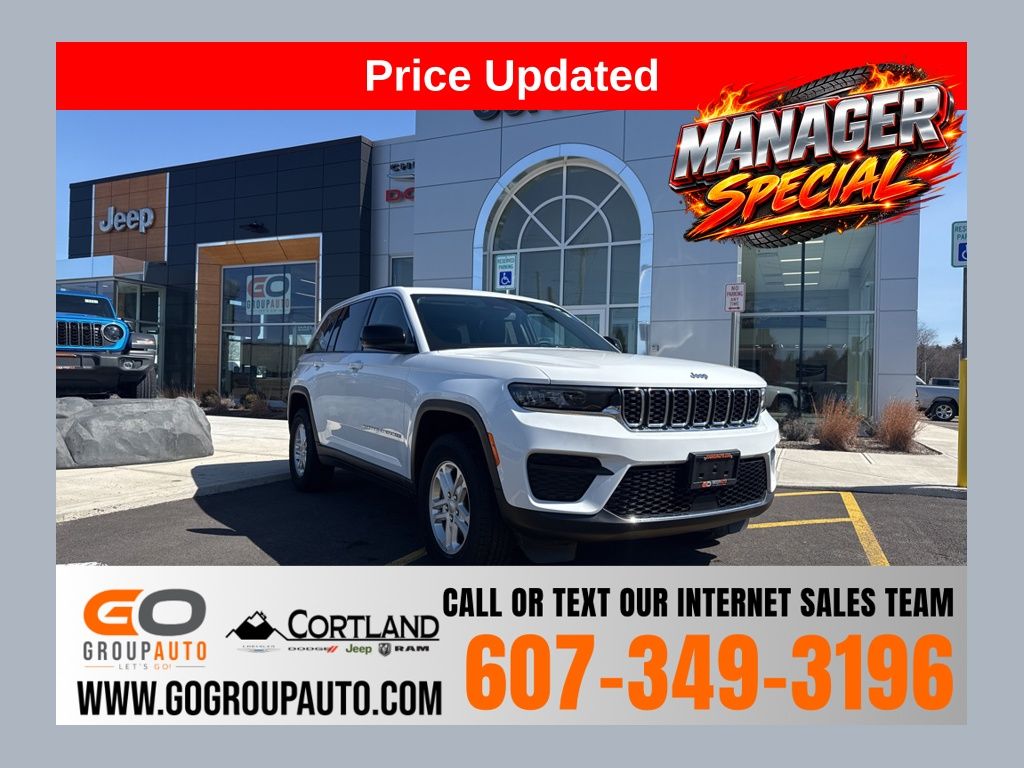 2023 Jeep Grand Cherokee Laredo 4WD