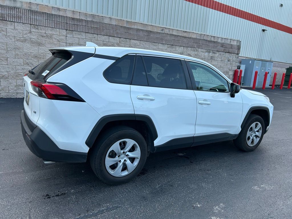 2024 Toyota RAV4 LE 5