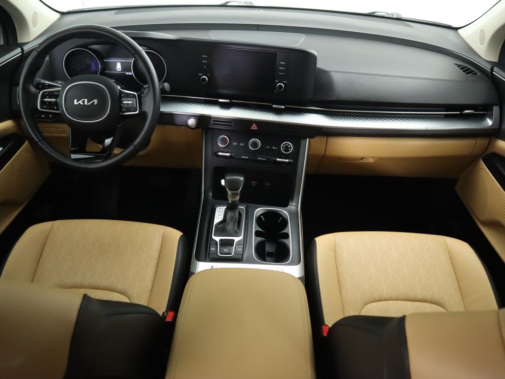 Thumbnail: 2023 Kia Carnival - 13