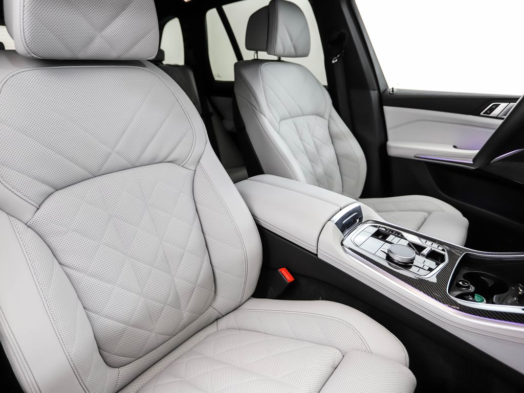 Thumbnail: 2026 BMW X5 - 30