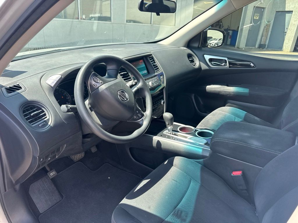 2013 Nissan Pathfinder S - 2