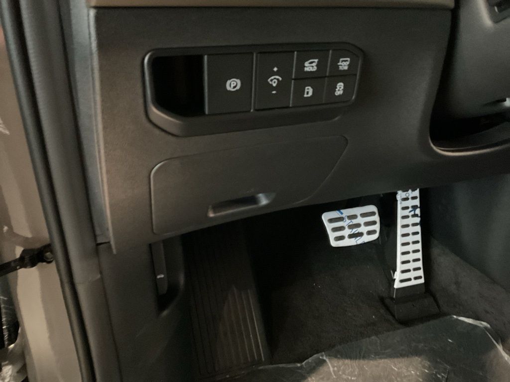 New 2027 Gray Kia SX-Prestige image 10