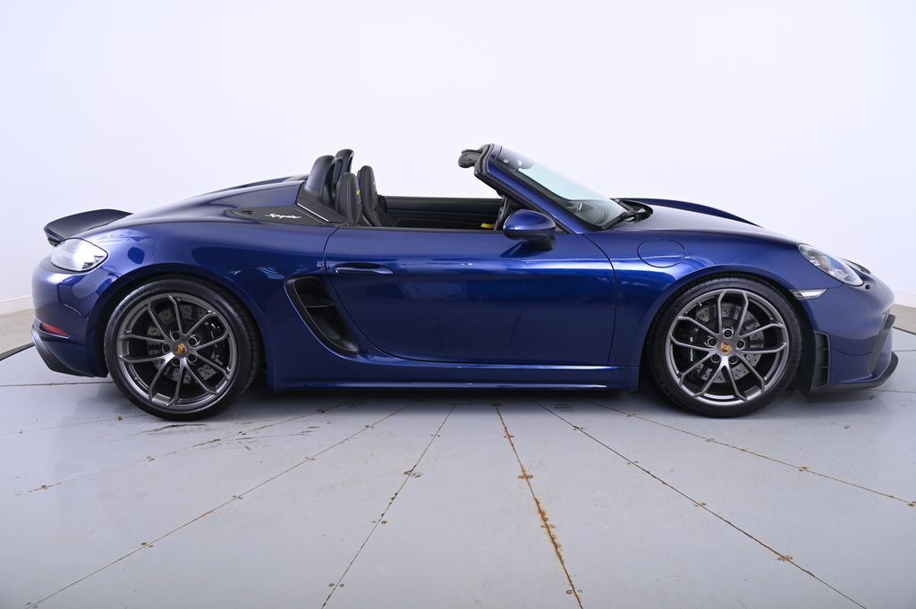 2021 Porsche   8