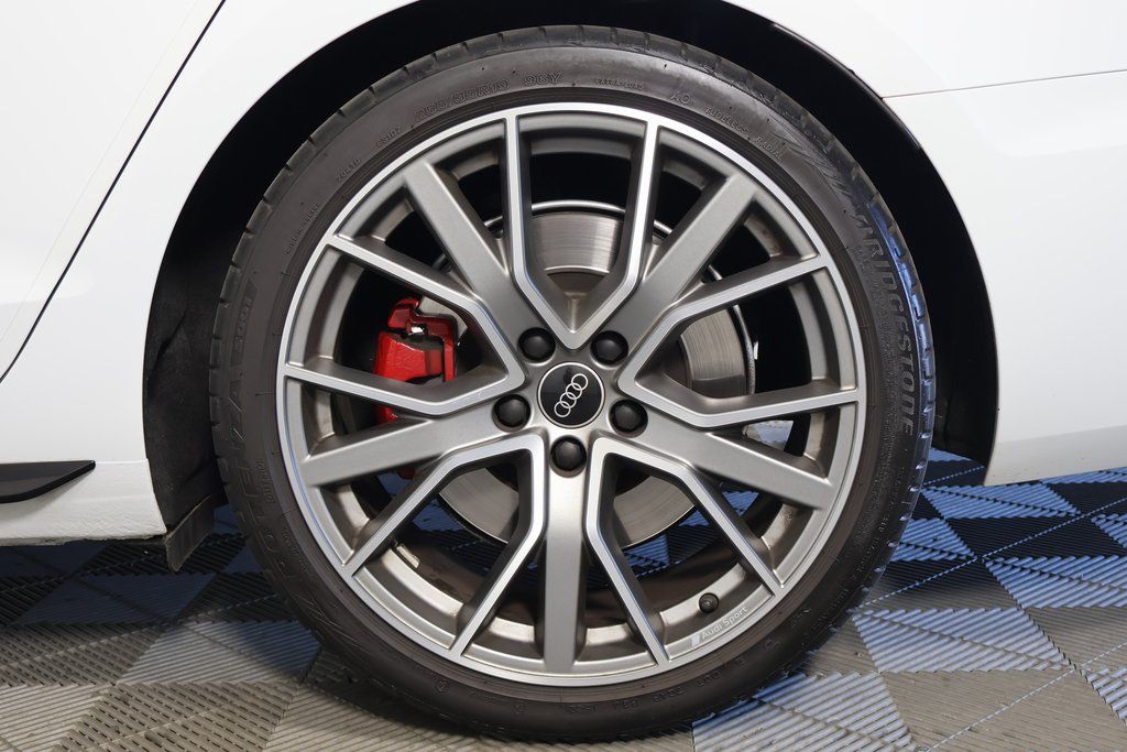 Thumbnail: 2023 Audi S4 - 16