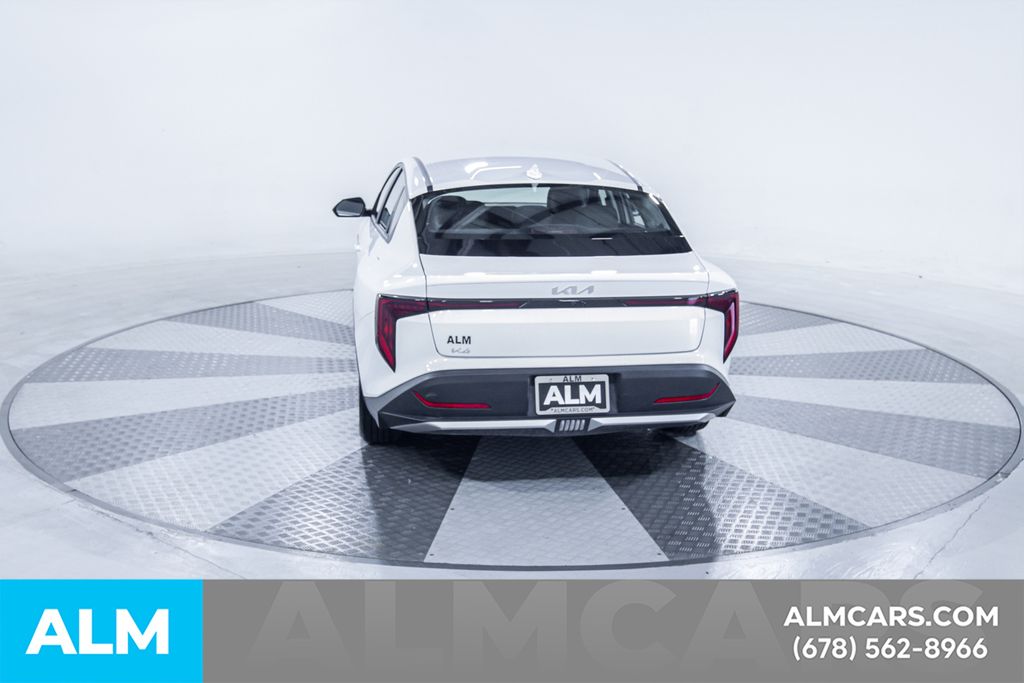 Used 2025 White Kia LXS image 8