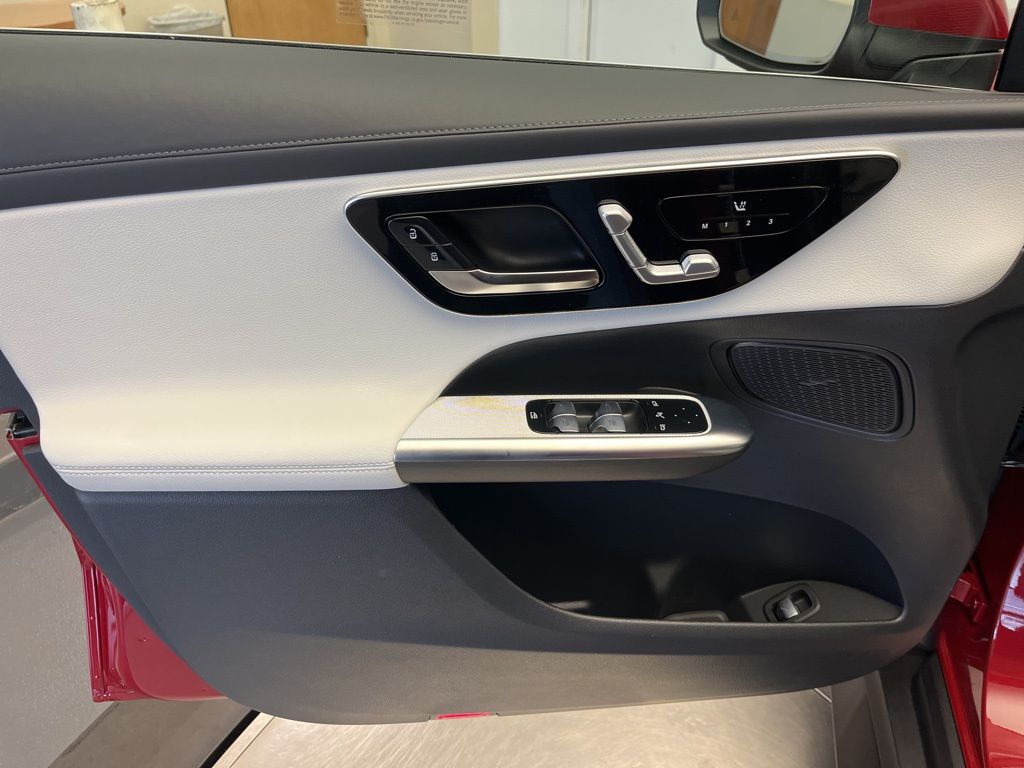 Thumbnail: 2026 Mercedes-Benz GLC - 11