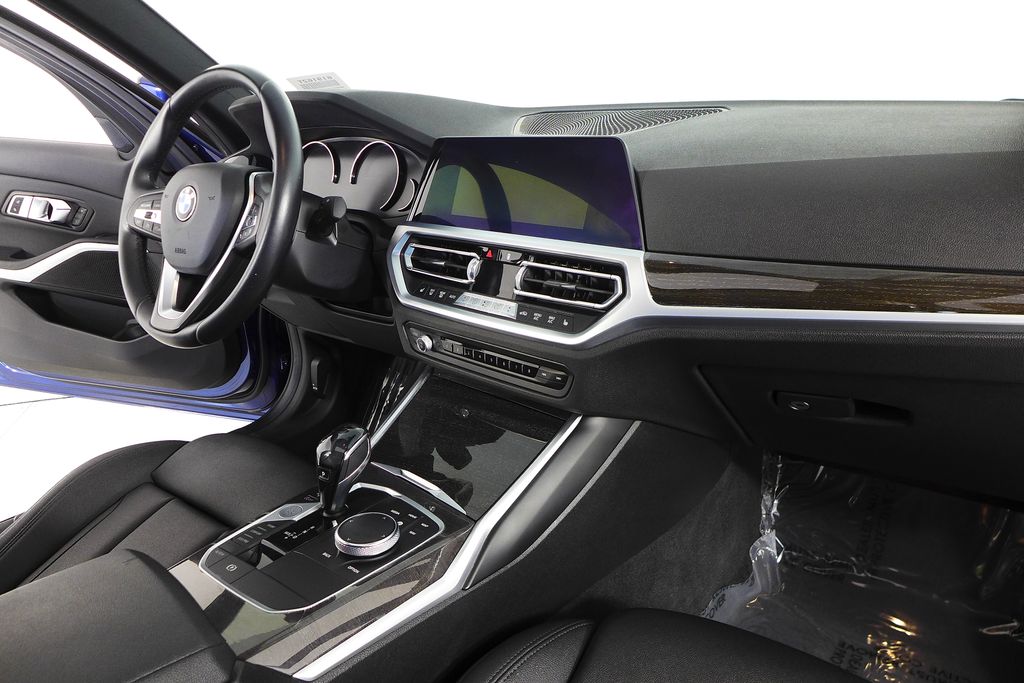 Thumbnail: 2020 BMW 3 Series - 13