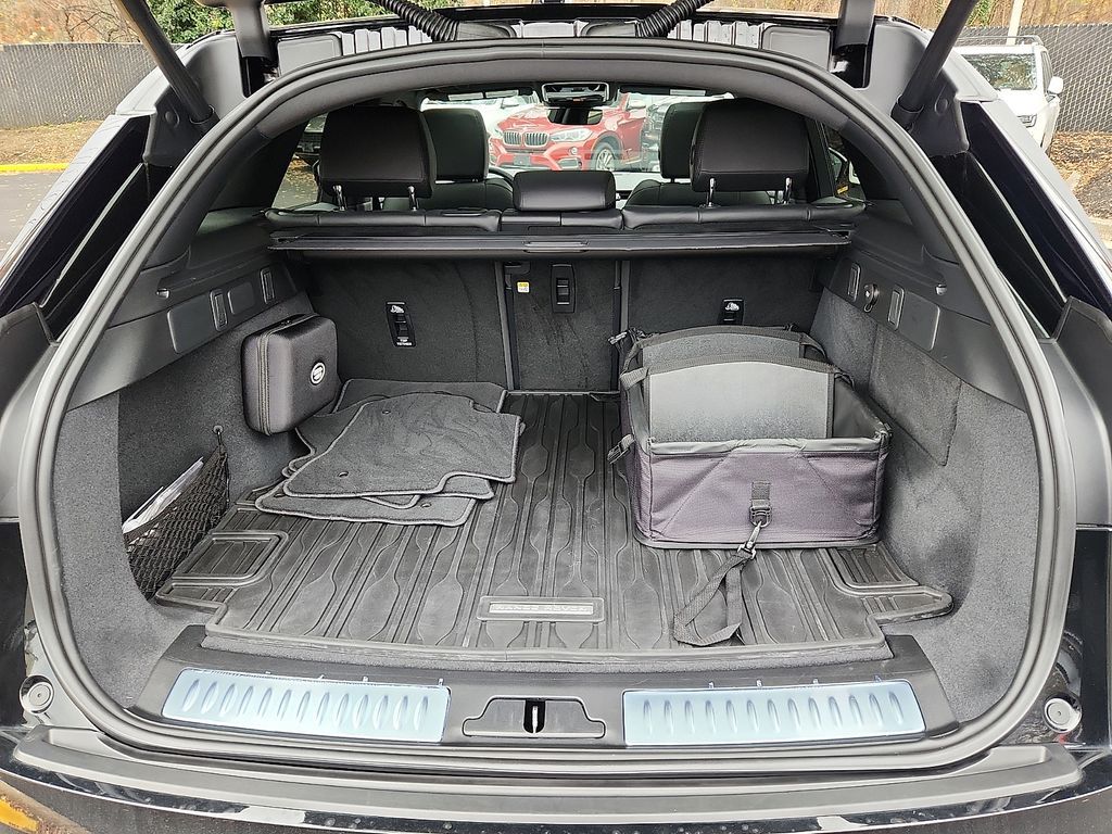 Thumbnail: 2025 Land Rover Range Rover Velar - 30