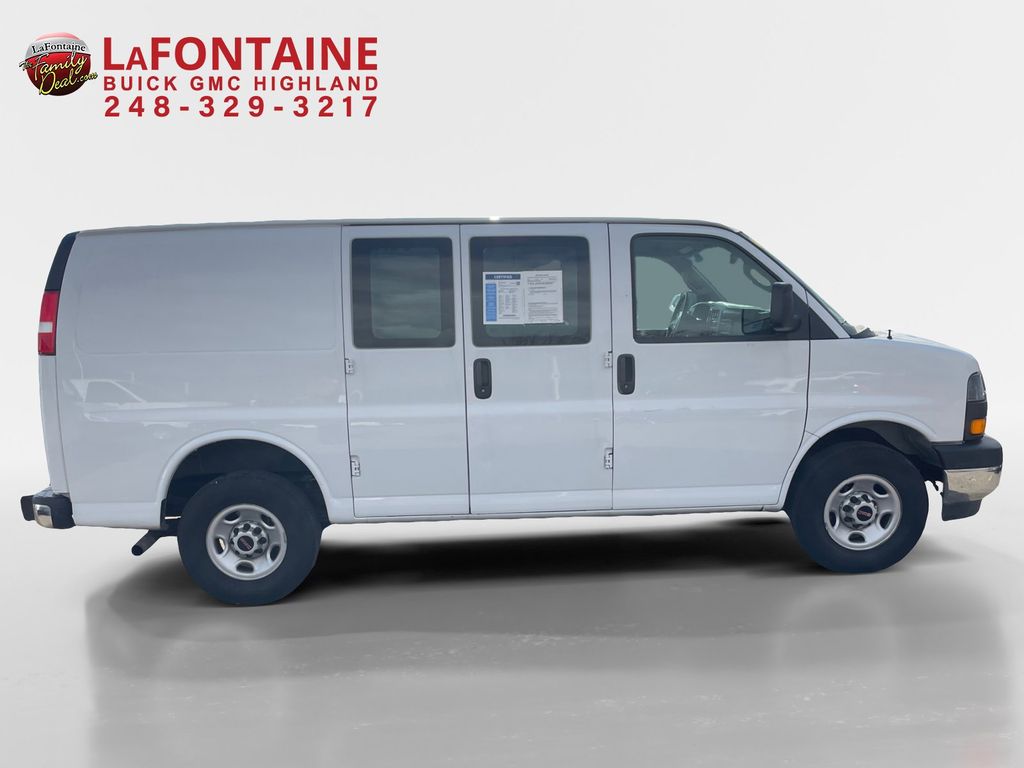 2022 GMC Savana 2500 Work Van 8