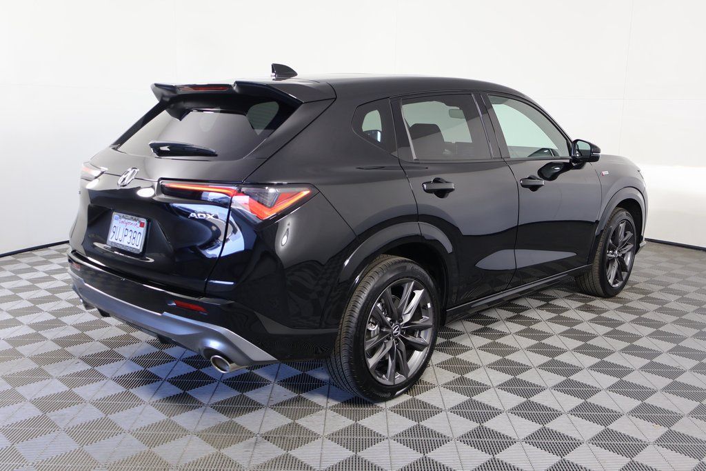 Thumbnail: 2025 Acura ADX - 4