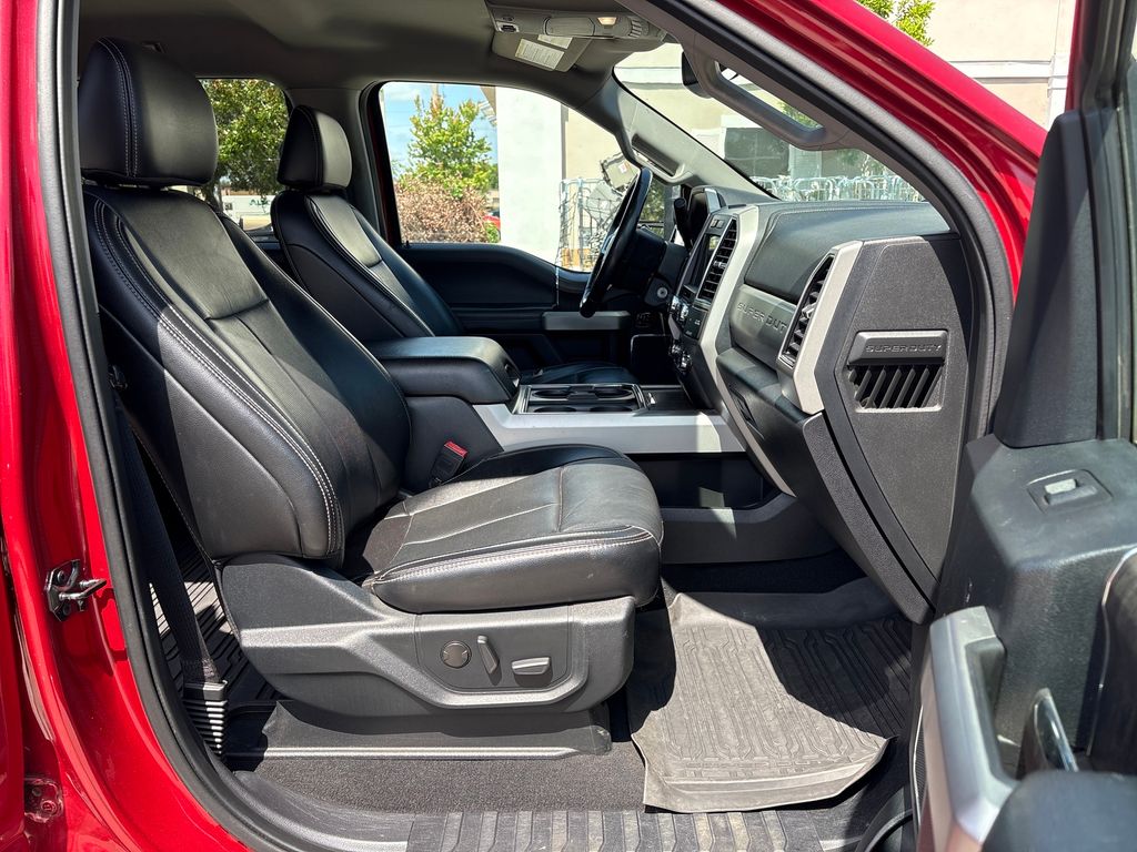 Used 2021  Ford Lariat image 6