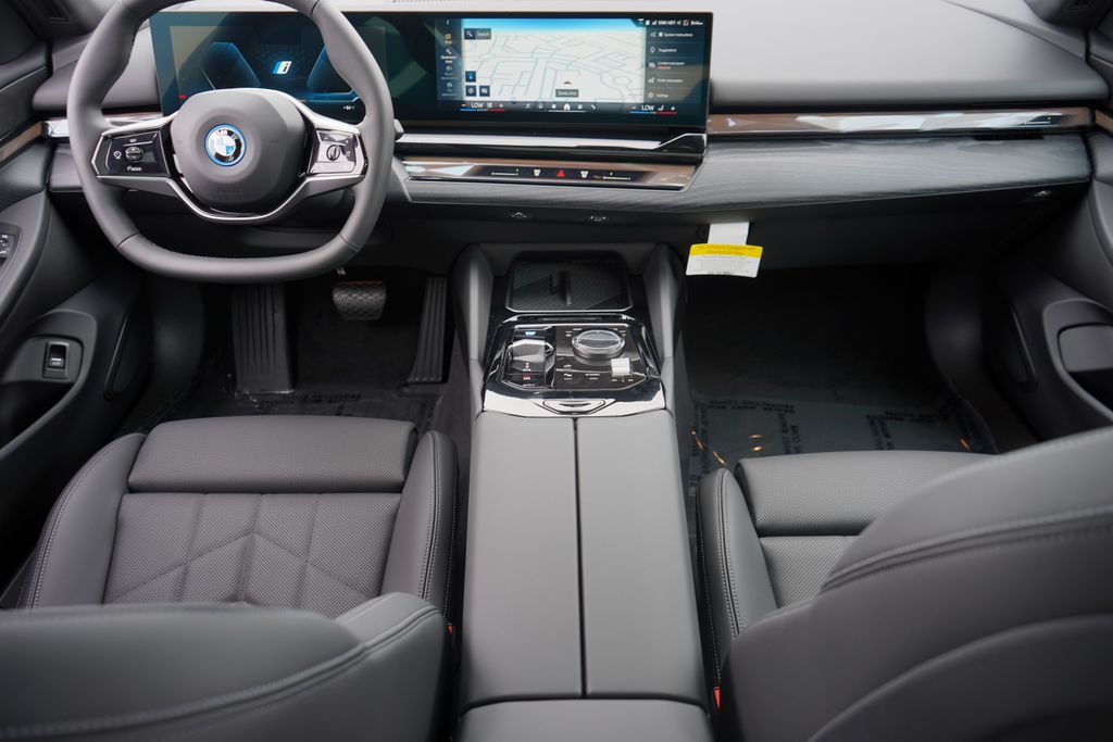 2024 BMW i5 eDrive40 13