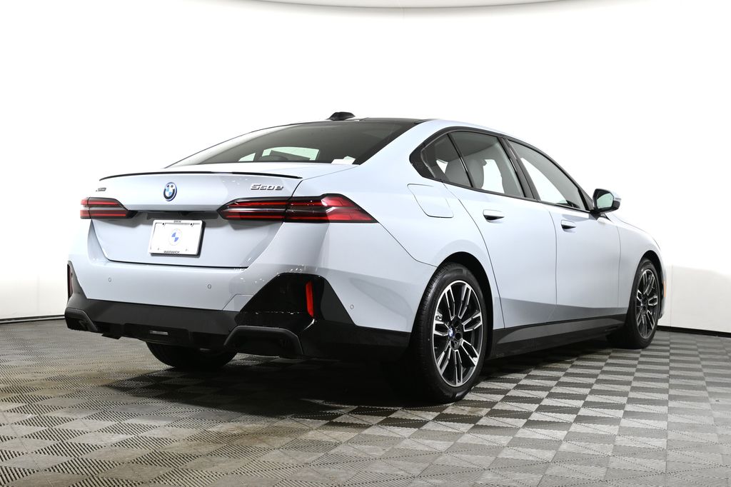 Thumbnail: 2026 BMW 5 Series - 7