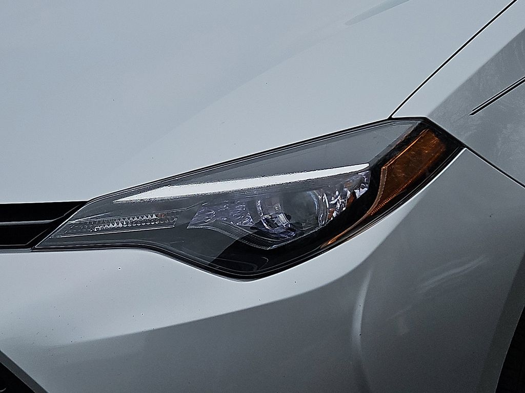 Thumbnail: 2017 Toyota Corolla - 10