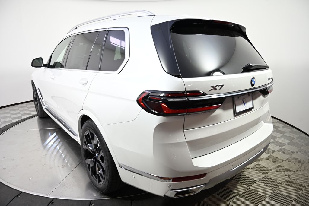 Thumbnail: 2026 BMW X7 - 3
