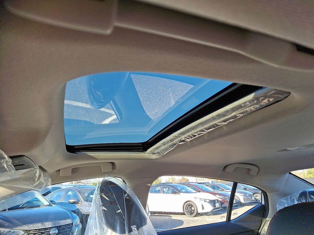 Thumbnail: 2025 Nissan Sentra - 8