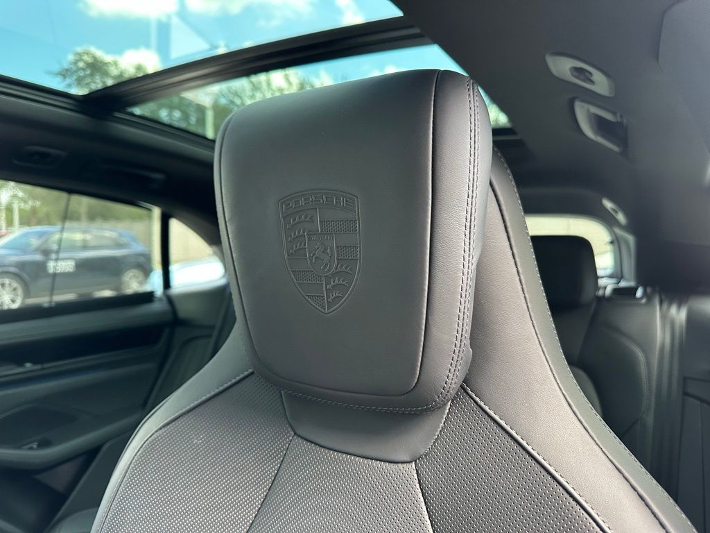 Thumbnail: 2025 Porsche Macan - 22