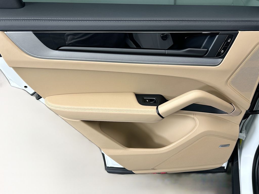 Thumbnail: 2026 Porsche Cayenne - 27