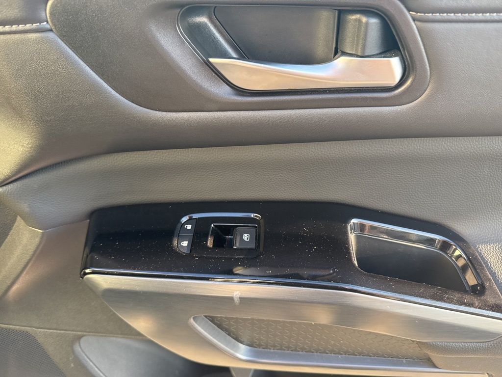 2024 Nissan Pathfinder SL FWD