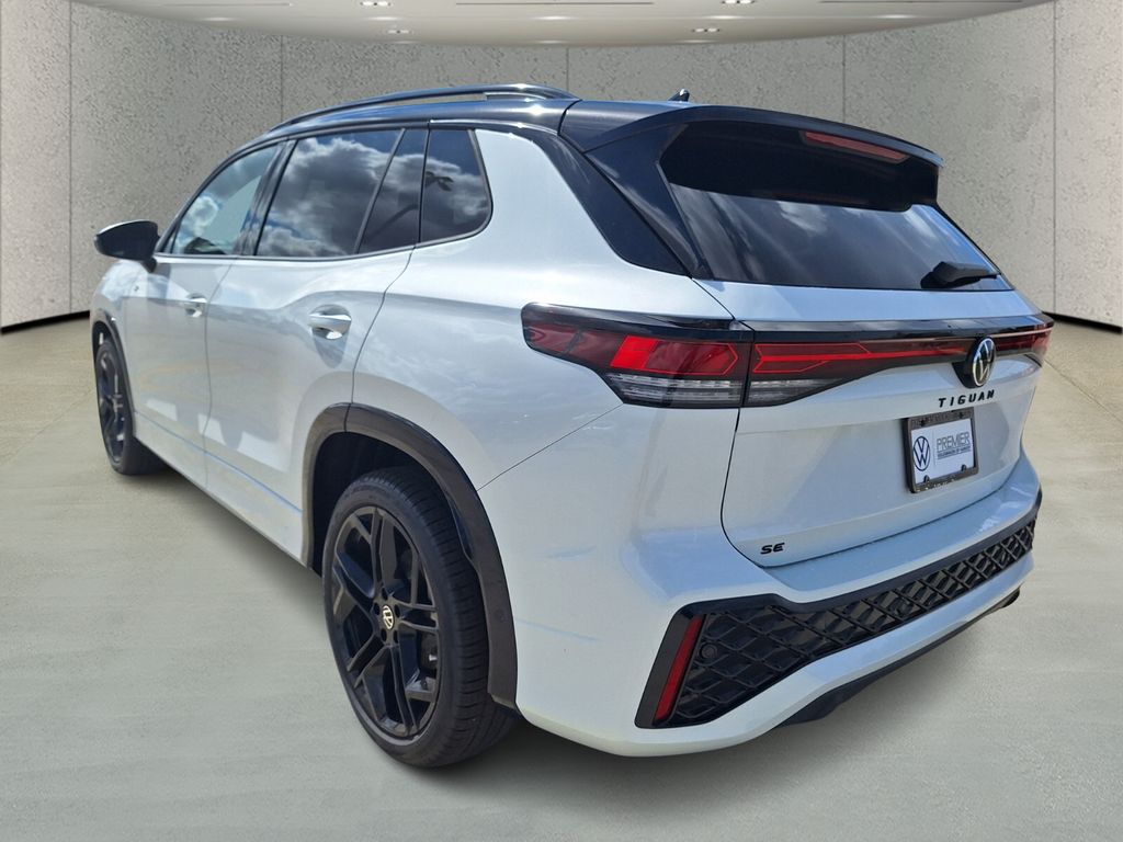 New 2026 White Volkswagen 2.0T SE R-Line Black image 3