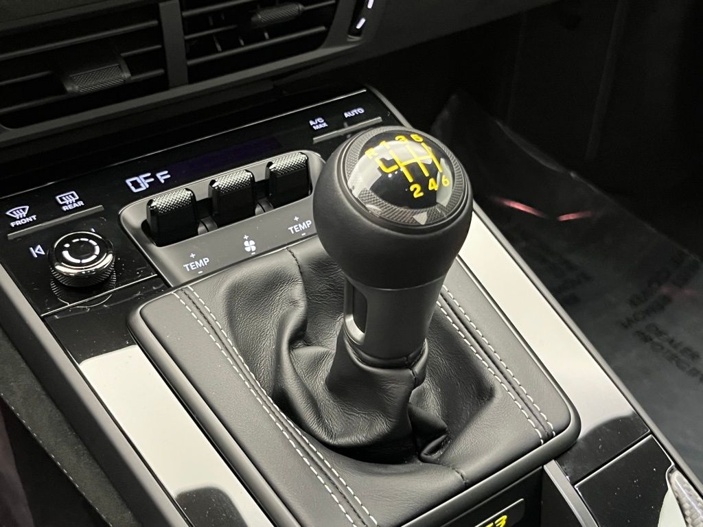 Thumbnail: 2026 Porsche 911 - 17