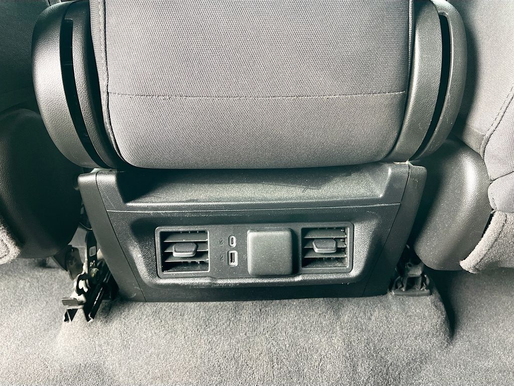 Used 2025 White Chevrolet LT image 25
