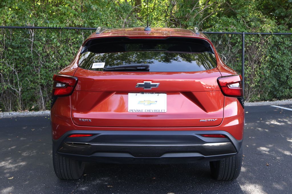 Thumbnail: 2024 Chevrolet Trax - 7