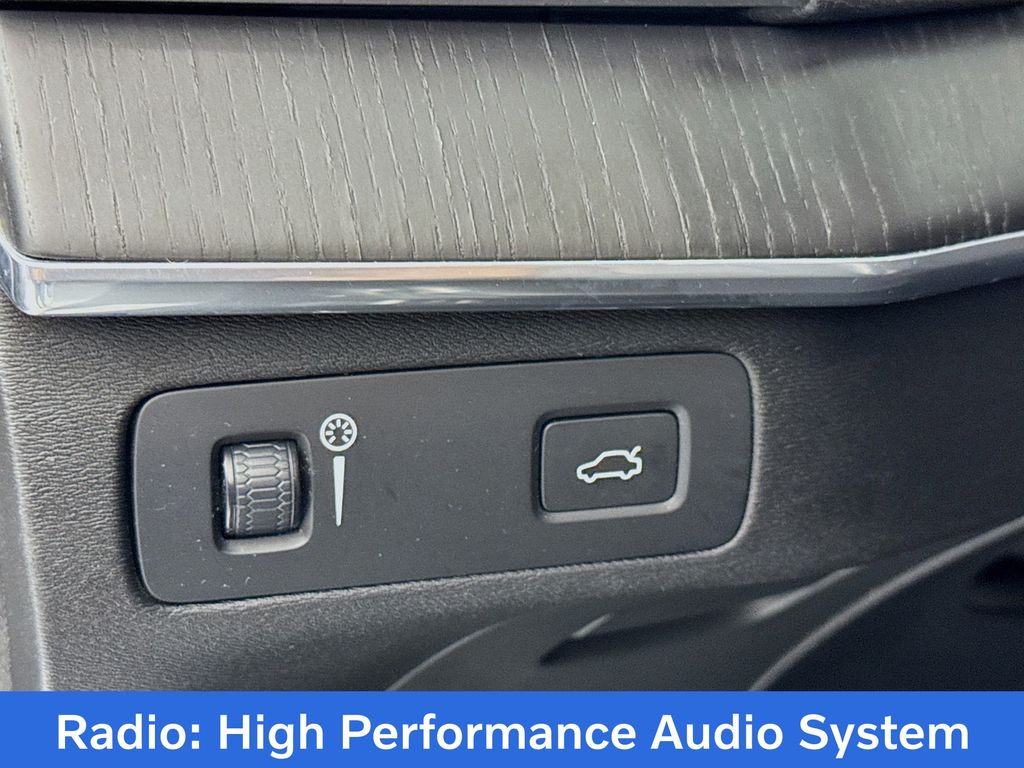 Used Car 2020 Volvo Xc90  T5 Momentum For Sale Under $20,000 In Austin, Texas