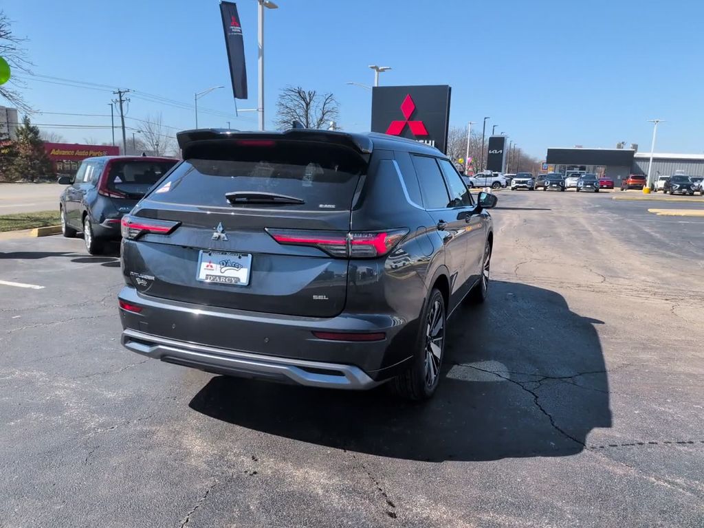 New 2026 Gray Mitsubishi SEL image 8