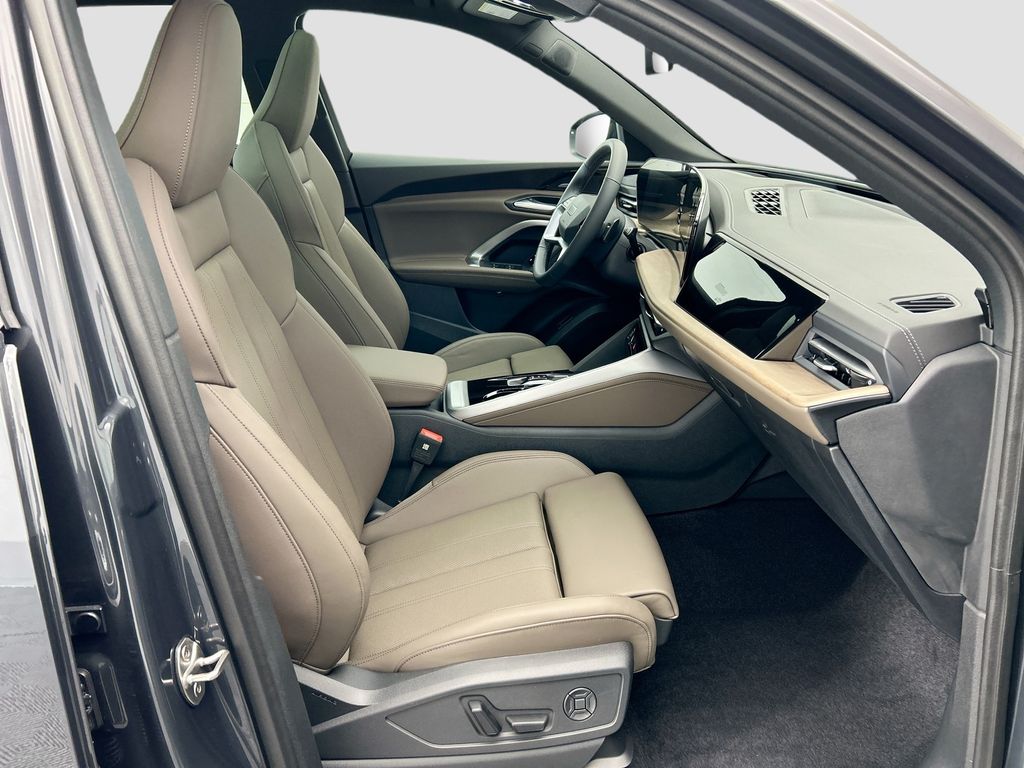 Thumbnail: 2025 Audi Q5 - 20