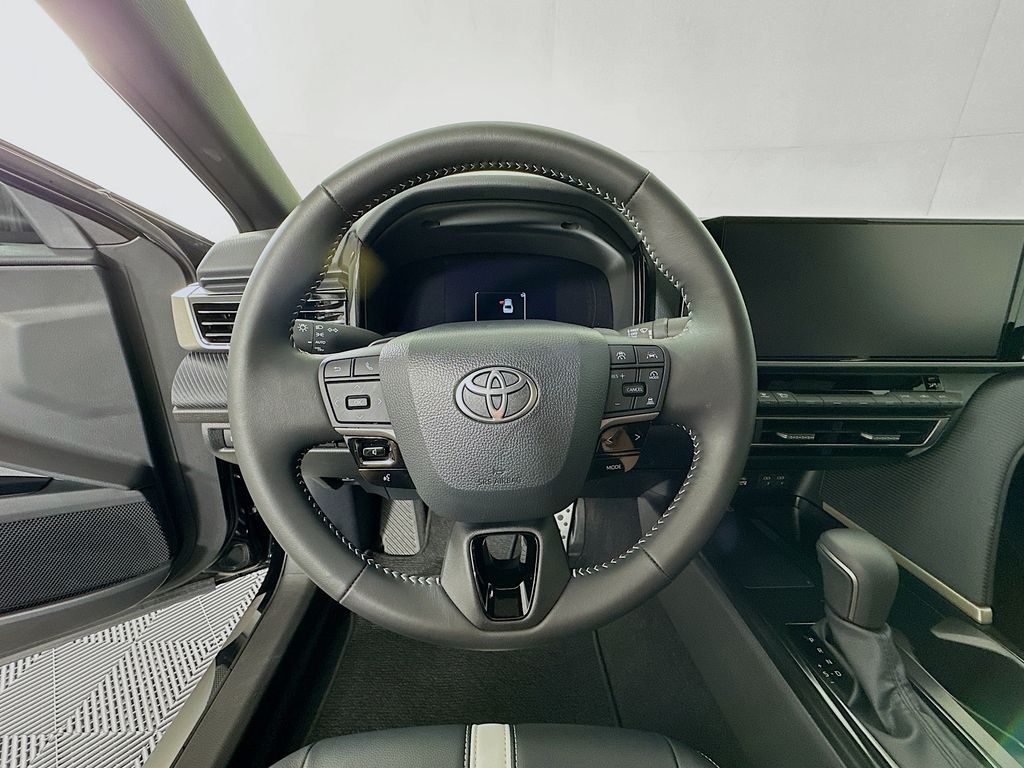 Thumbnail: 2025 Toyota Camry - 11