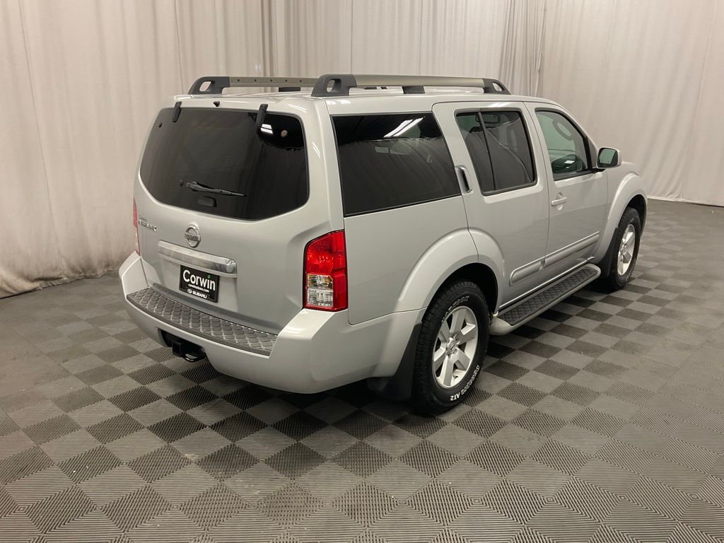 View vehicle photo 7