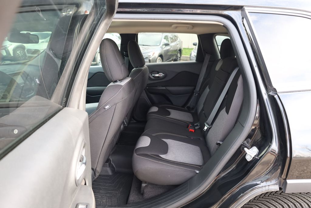 used 2017 Jeep Cherokee car, priced at $8,985