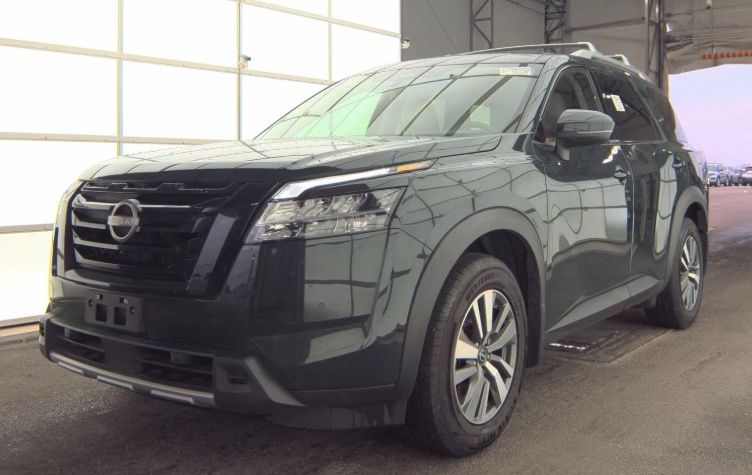 2023 Nissan Pathfinder SL 4WD